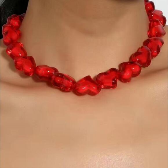 Red oversized heart beaded necklace - Picture 2 of 4